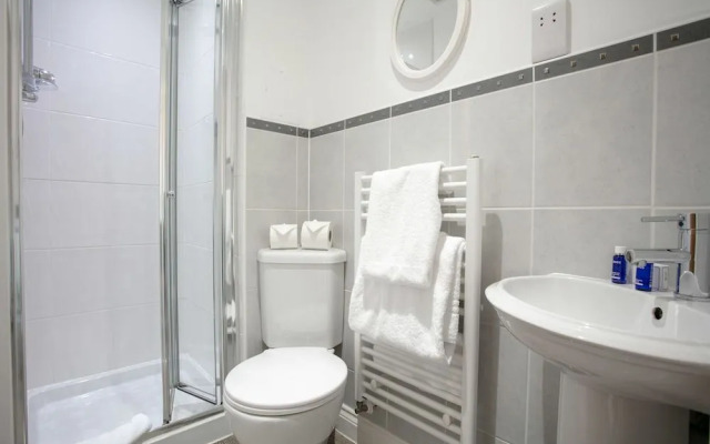 Elms Way - Donnini Apartments