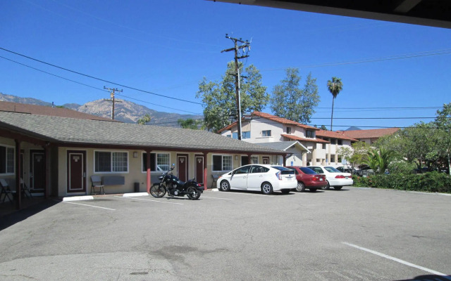 Town and Country Inn