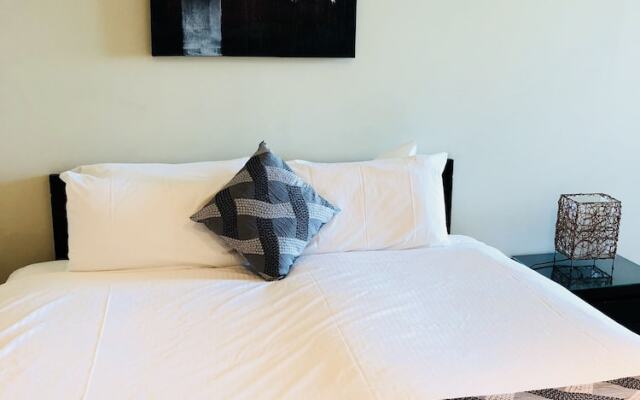 Astonishing Docklands View Deluxe Room