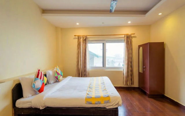 OYO 13160 Home City Heart 3BHK Mall Road