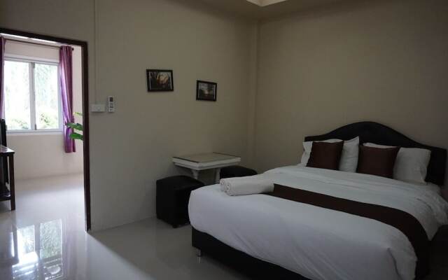 Monmai resort