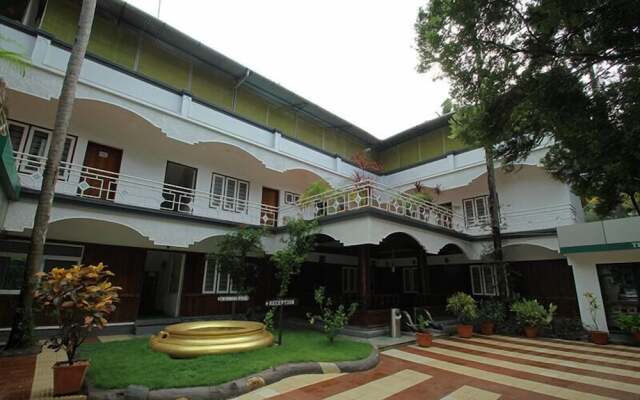 Raja Park Beach Resort
