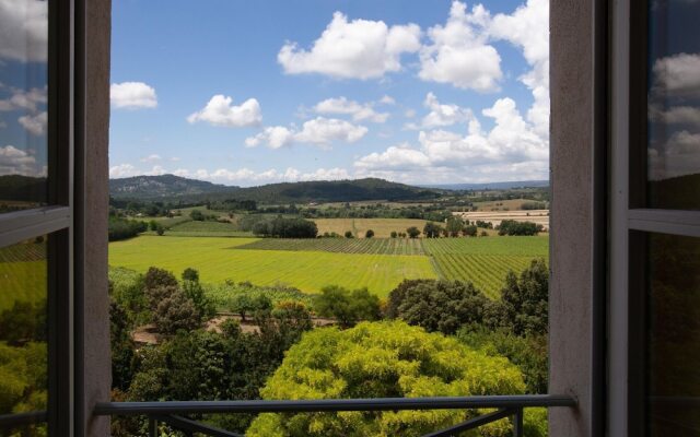 Secluded Holiday Home in Rustrel With Swimming Pool