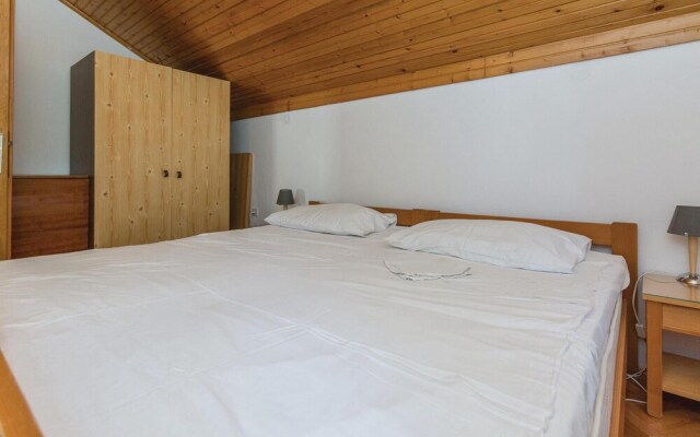 Nice Home in Privlaka With Wifi and 6 Bedrooms