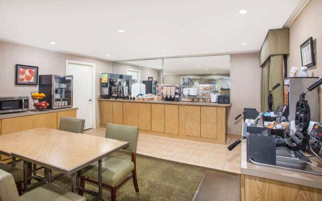 La Quinta Inn & Suites by Wyndham Columbia