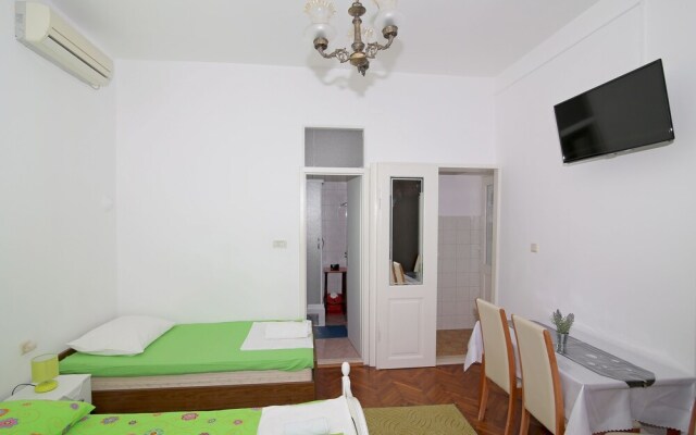 Room & Studios Rina - Adults Only