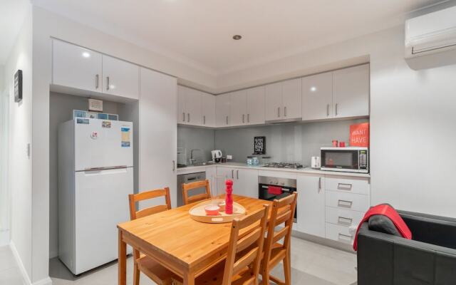 Conveniently Located Luxury Home - 10 Mins from CBD