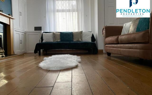 Cosy 2 bed property Contractor and Leisure Stays