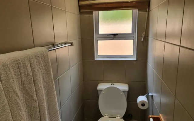 Savoy Lodge With Breakfast Included - Budget Triple Room 3