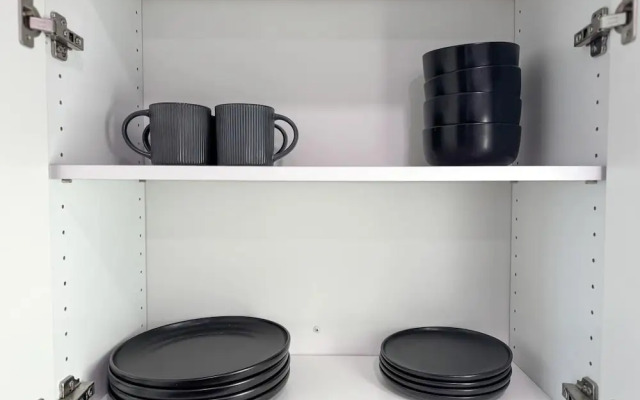 Sunny Home in Mid-hollywood Pool Free Parking