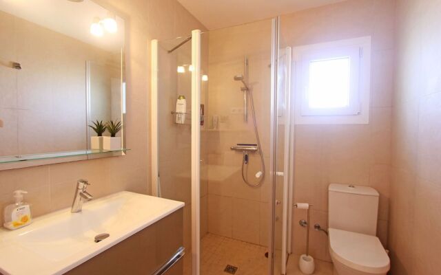 1100 Beachfront 1.Line Villa Marbesa Large Garden-Pool