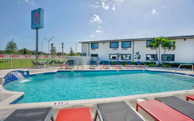 Motel 6 Fort Lauderdale, FL