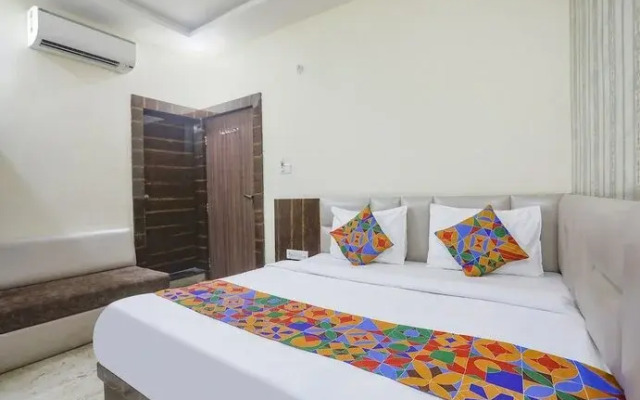 Fabexpress Paradise Inn