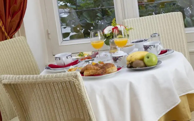 Les Terrasses de lEnclos - Enclos de lévêché