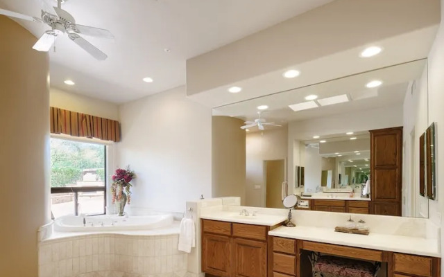 Valley View Villa - Private Pool - Hidden Bedroom