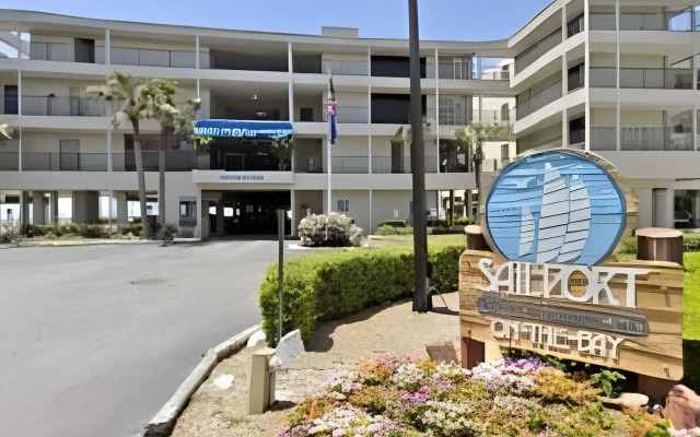Sailport Waterfront Suites