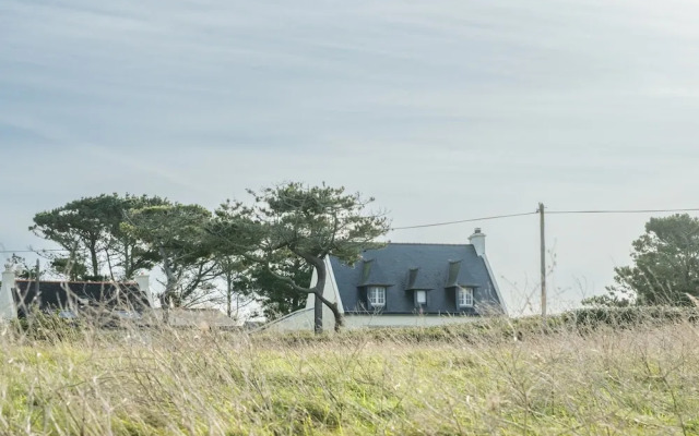 Apartment in Lampaul-plouarzel by the Beach