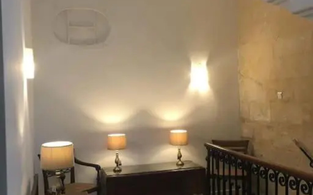 Spacious 4-Bedrooms Townhouse in Tas-Sliema