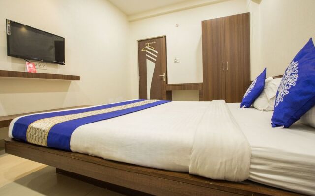 OYO 7421 Hotel Relex