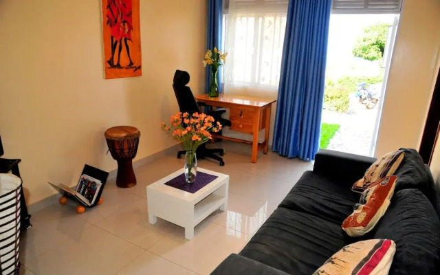 Victoria Lake View Guest House & Safaris