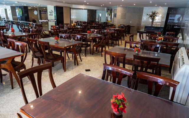 Plaza Praia Suites