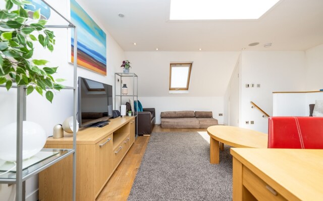 Quiet Mews Street Apartment in the Heart of Edinburgh