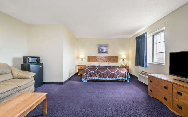 Super 8 by Wyndham Neillsville WI