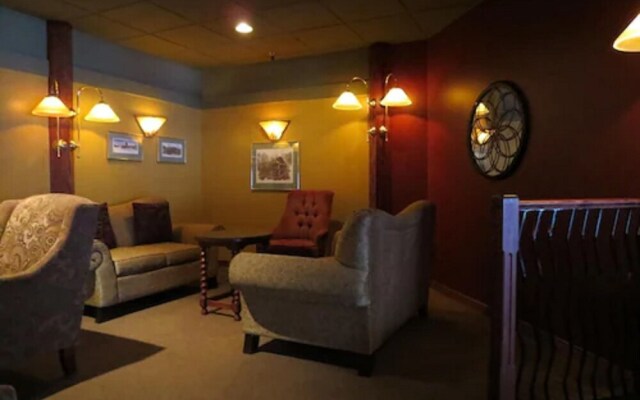 Town and Mountain Hotel