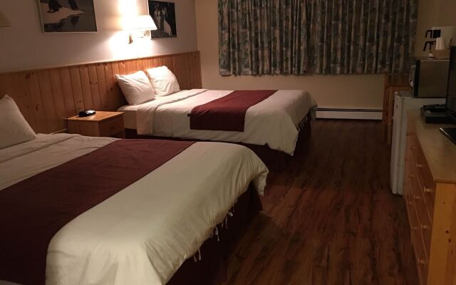 Canadas Best Value Inn River View Hotel