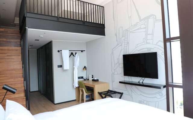 Golden Tulip Haeundae Hotel & Suite