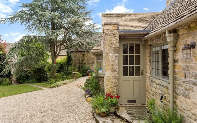 Scenic Family Home in Cotswolds