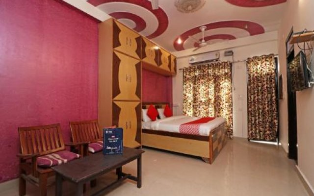 OYO 23302 New Delhi Guest House