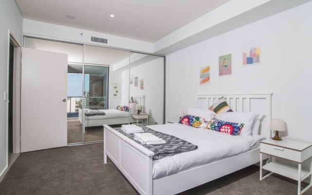 Contemporary Art 2Beds Apt