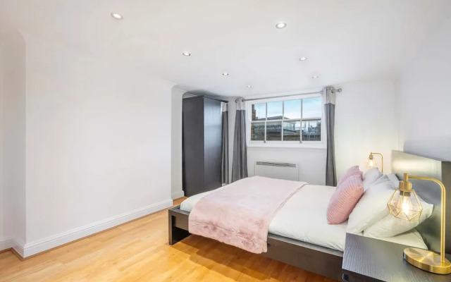 Above Beyond - Fitzrovia - by Frankie Says