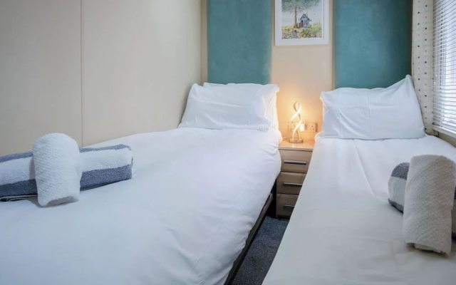 1 Manor Lodge - 3 Bedroom Lodge - Pendine