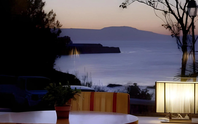Irida Hotel