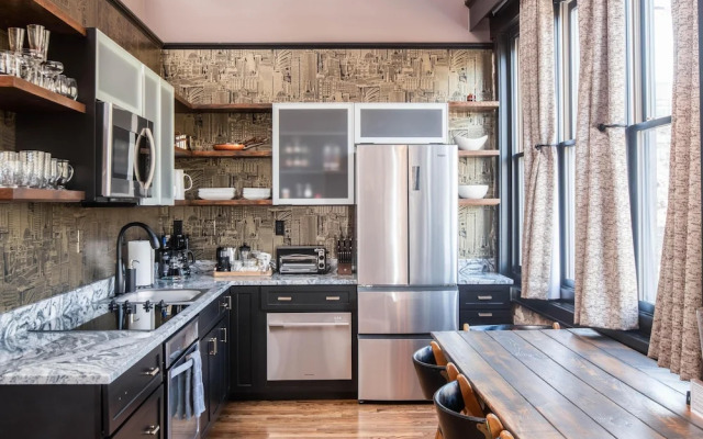 80 LEX 201 Exquisite Downtown Lodging
