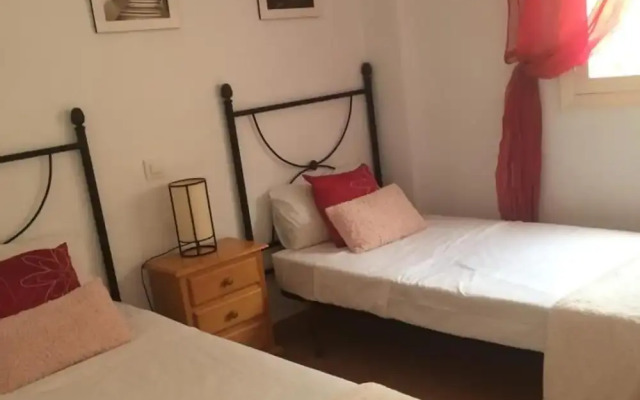 Seaview Balcony - 3 Bedroom Apartment Sleeps 6