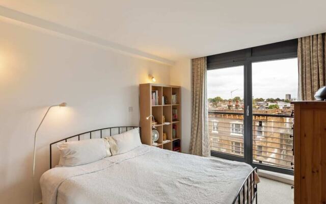 Amazing 2 Bed Apt W/balcony nr Stoke Newington