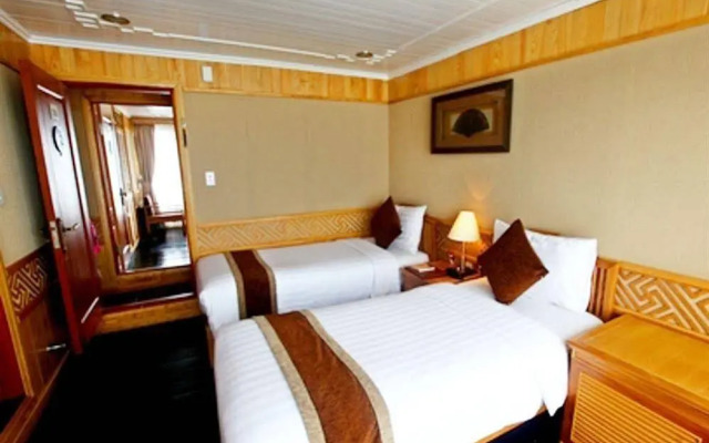 Pelican Halong Cruise