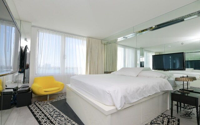 Miami World Rental - Mondrian 1426