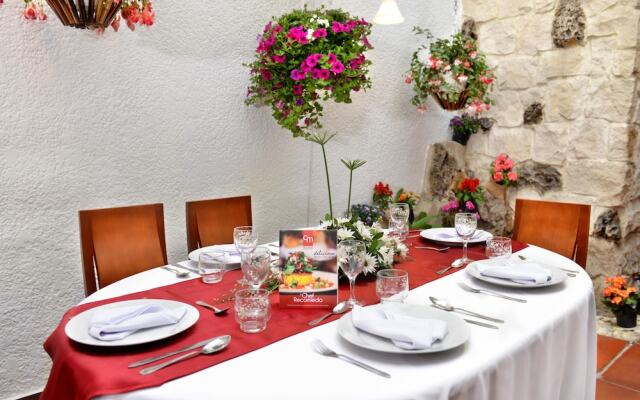 CM House - Hotel Moreno