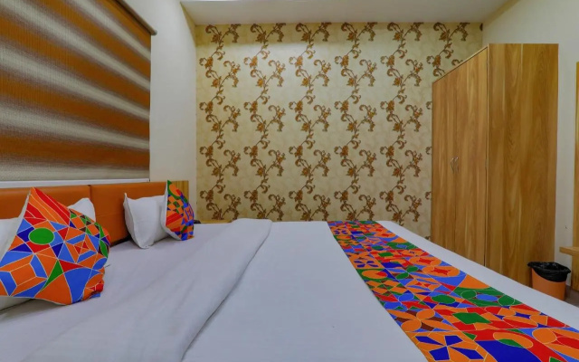 FabHotel Super 3 Premium - 800m from Kashi Vishwanath Temple