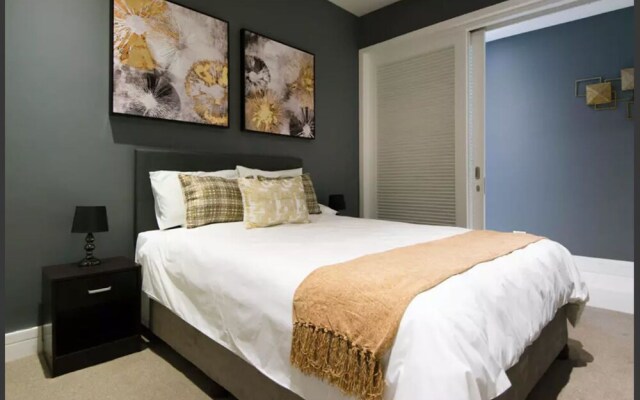 CBD Luxury Apartment