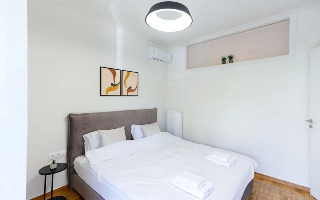 Modern 2-bedroom Apartment in Downtown Glyfada
