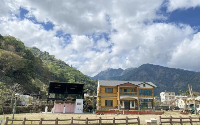 Rona Resort