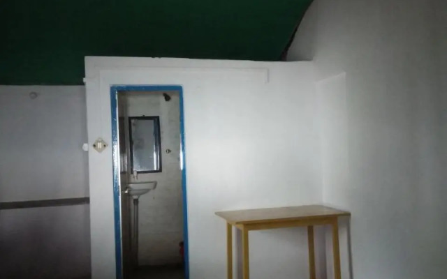 Goroomgo Om Ganesh Naik Cliff Side Guest House Goa
