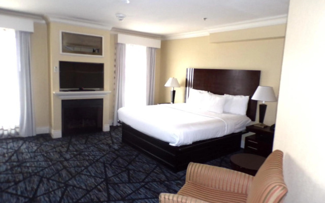 Niagara Crossing Hotel & Spa