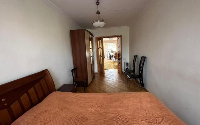 cozy 2-bedroom apartment in Gori