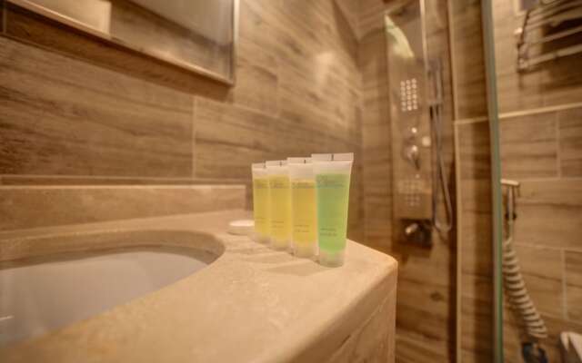 Alena Hotel